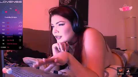 Snapshot of redyari chatting on 12/22/24, 03:00 Red online show from 12/22/24, 03:00