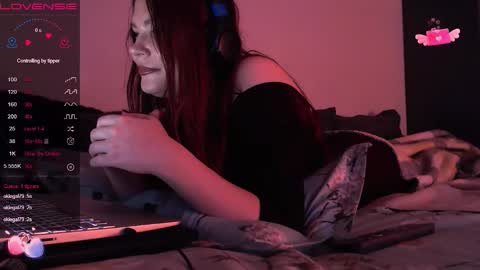 Red online show from 11/22/25, 11:48