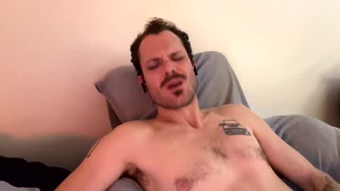 Snapshot of reed_thomas chatting on 12/31/24, 06:37 Reed Thomas online show from 12/31/24, 06:37