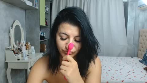 Snapshot of reenekortney chatting on 09/30/25, 06:07 reenekortney online show from 09/30/25, 06:07