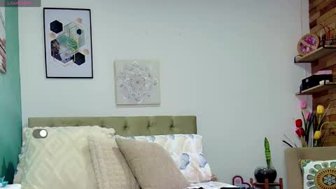 Yanella online show from 04/14/26, 02:34