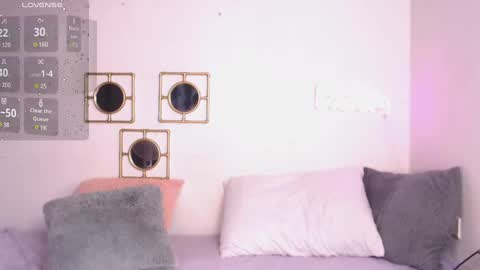 regina1819 online show from 03/01/25, 12:07