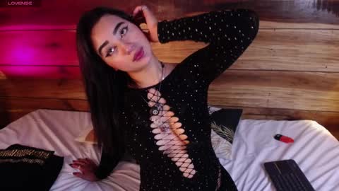   online show from 11/25/25, 04:01