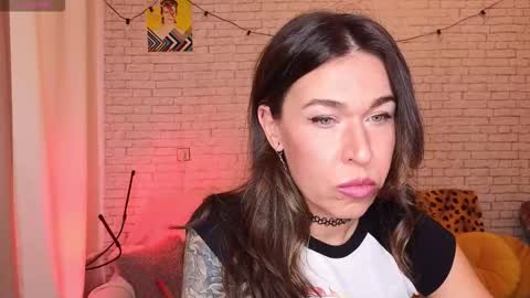 ReginaHawkinss online show from 11/04/25, 08:57