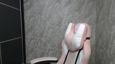 Regina online show from 02/25/25, 06:03