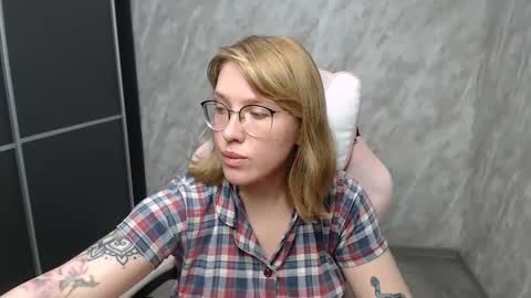 Regina online show from 03/02/25, 01:38