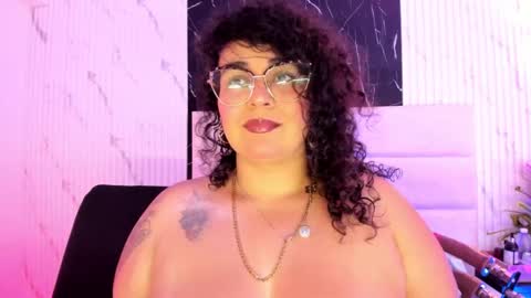 reginavegaa online show from 10/03/25, 11:51