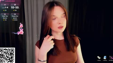 Snapshot of reginiasaccone chatting on 06/07/26, 06:44 Emily - online show from 06/07/26, 06:44