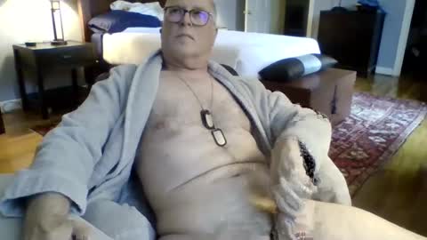 Snapshot of regularguynola chatting on 12/25/24, 06:30 RegularGuyNOLA online show from 12/25/24, 06:30