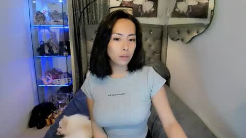 reighnempress online show from 10/23/25, 02:44