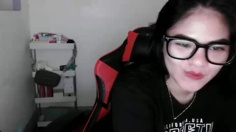 reign2525 online show from 12/16/25, 01:38