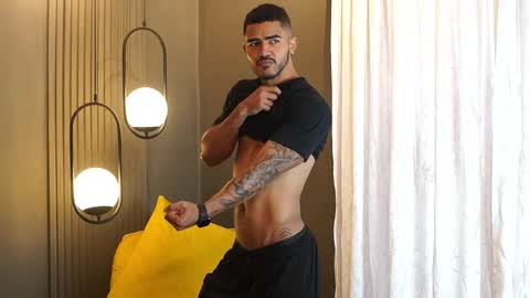 Reik online show from 12/21/25, 12:56