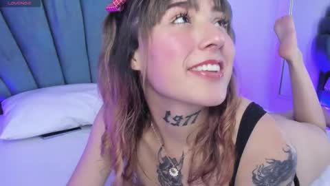 Snapshot of reikaminato chatting on 10/20/25, 03:56 Reika  online show from 10/20/25, 03:56