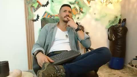   REIKO  online show from 10/14/25, 03:13