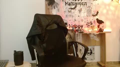   REIKO  online show from 10/25/25, 08:03