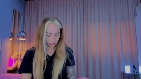 reina cummings online show from 11/12/25, 07:09