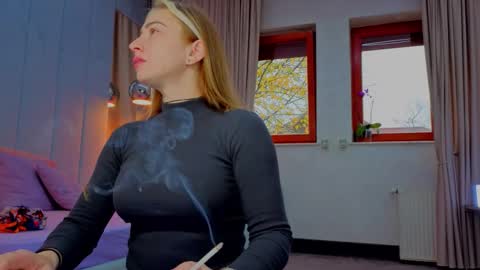 reina cummings online show from 12/01/25, 06:18