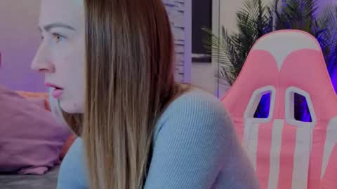 reina cummings online show from 12/16/25, 07:35