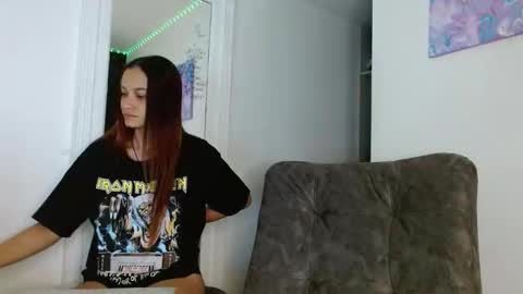 reina_reina online show from 02/11/26, 05:45