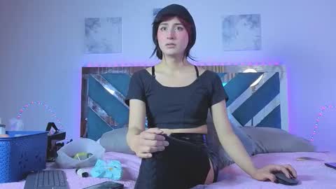 reiv_femboy online show from 11/03/25, 11:59