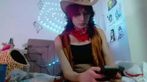 reiv_femboy online show from 12/16/25, 04:17