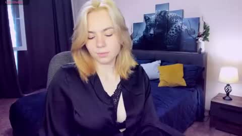 Snapshot of remipeach chatting on 06/12/26, 04:06 RemiPeach online show from 06/12/26, 04:06