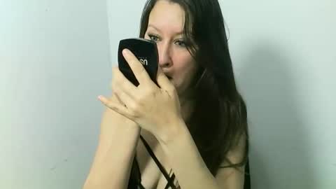 renata cheriee online show from 04/15/26, 10:33