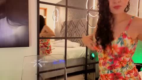 Snapshot of renata_cruz_ chatting on 05/30/26, 11:29 Renata 3 online show from 05/30/26, 11:29