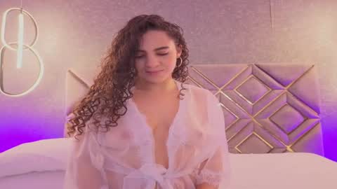 Snapshot of renata_cruz_ chatting on 05/31/26, 11:50 Renata 3 online show from 05/31/26, 11:50