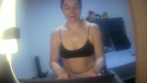 renata_hot1 online show from 11/18/25, 10:25