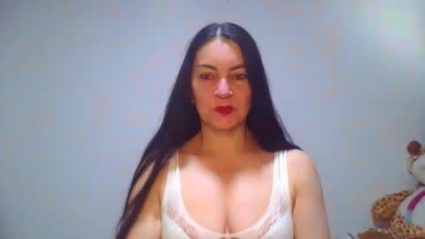 renata_hot1 online show from 03/05/26, 08:16