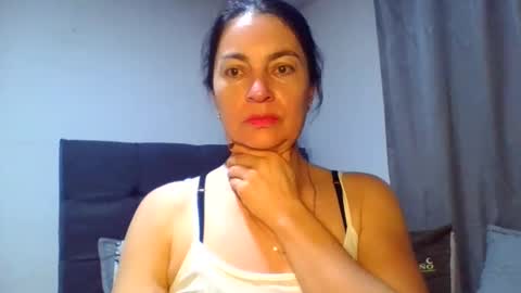 Snapshot of renata_hot1 chatting on 06/11/26, 02:44 renata_hot1 online show from 06/11/26, 02:44