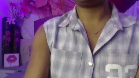 Snapshot of renata_valentina chatting on 04/21/26, 11:16 RENATA VALENTINA online show from 04/21/26, 11:16