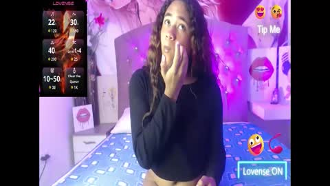 Snapshot of renata_valentina chatting on 05/15/26, 01:07 RENATA VALENTINA online show from 05/15/26, 01:07