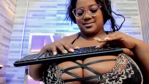 Snapshot of renatafoxter chatting on 02/18/26, 11:50 nataly online show from 02/18/26, 11:50