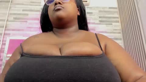 Snapshot of renatafoxter chatting on 02/27/26, 12:05 nataly online show from 02/27/26, 12:05