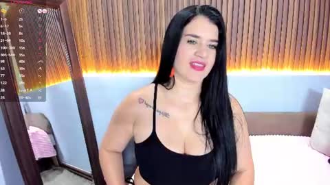 Snapshot of renataruiz_rr chatting on 06/26/26, 12:09 online show from 06/26/26, 12:09