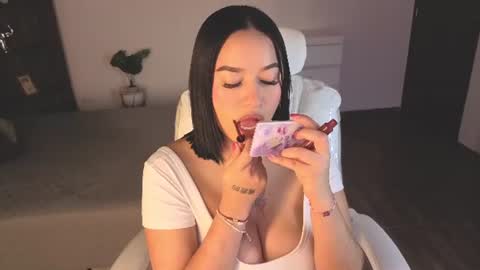 renaxi_smith online show from 06/29/26, 07:47