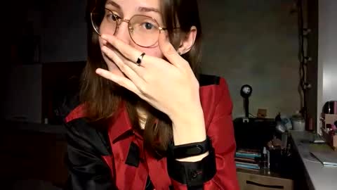 Snapshot of renayreisdorf chatting on 02/05/26, 04:22 Mia online show from 02/05/26, 04:22