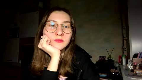 Mia online show from 03/19/26, 06:45