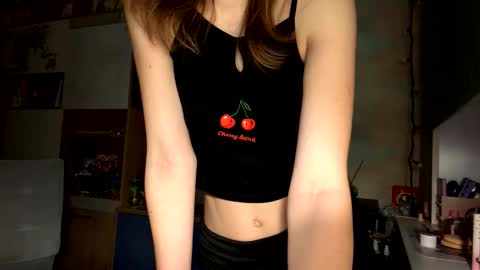 Mia online show from 03/25/26, 04:24