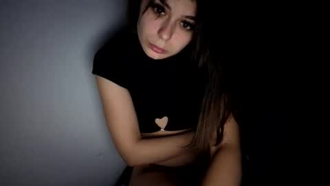 Snapshot of renee_loah chatting on 11/01/25, 10:56 renee_loah online show from 11/01/25, 10:56