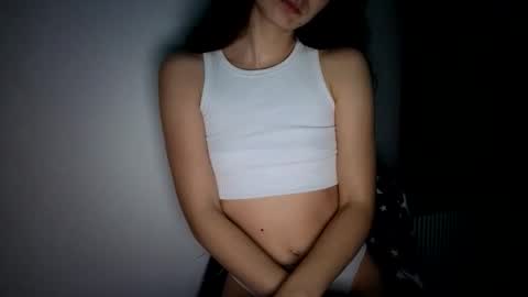Snapshot of renee_loah chatting on 11/05/25, 10:10 renee_loah online show from 11/05/25, 10:10