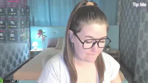 renee_turner online show from 09/22/25, 08:16