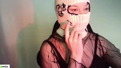 Snapshot of renesme_lusilia chatting on 05/02/26, 02:05 Renesme White Im here from Monday to Friday online show from 05/02/26, 02:05