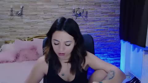Snapshot of renesmesweet chatting on 12/15/24, 08:30 renesmesweet online show from 12/15/24, 08:30