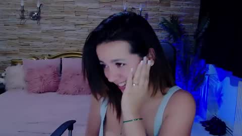 Snapshot of renesmesweet chatting on 12/19/24, 06:01 renesmesweet online show from 12/19/24, 06:01