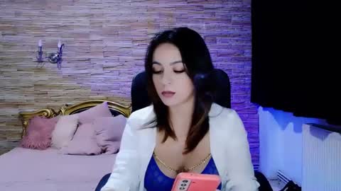 Snapshot of renesmesweet chatting on 01/20/25, 01:11 renesmesweet online show from 01/20/25, 01:11