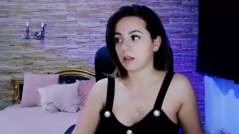 Snapshot of renesmesweet chatting on 01/29/25, 01:17 renesmesweet online show from 01/29/25, 01:17