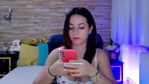 Snapshot of renesmesweet chatting on 02/12/25, 09:42 renesmesweet online show from 02/12/25, 09:42